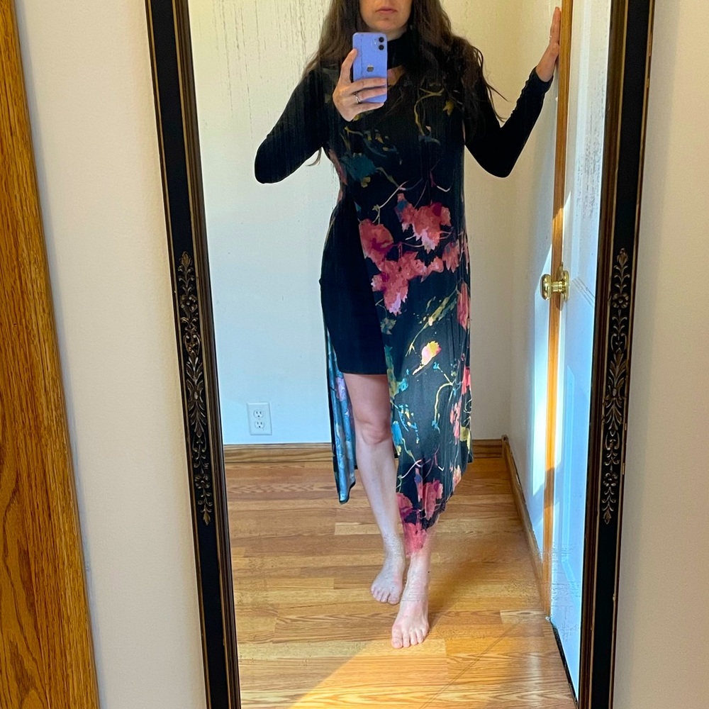 BCBGMAXAZRIA Black/Floral asymmetrical hem dress w/ slit up the side.